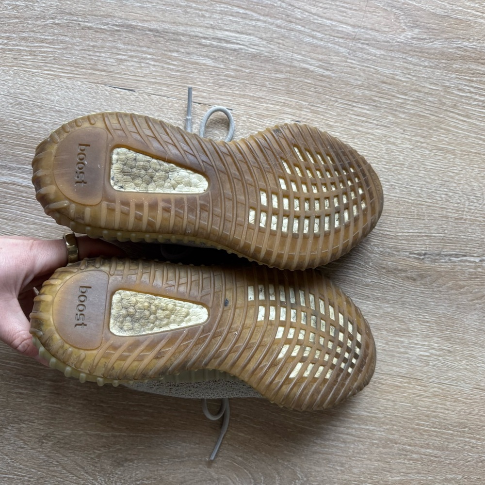 Yeezy 350 - image 3